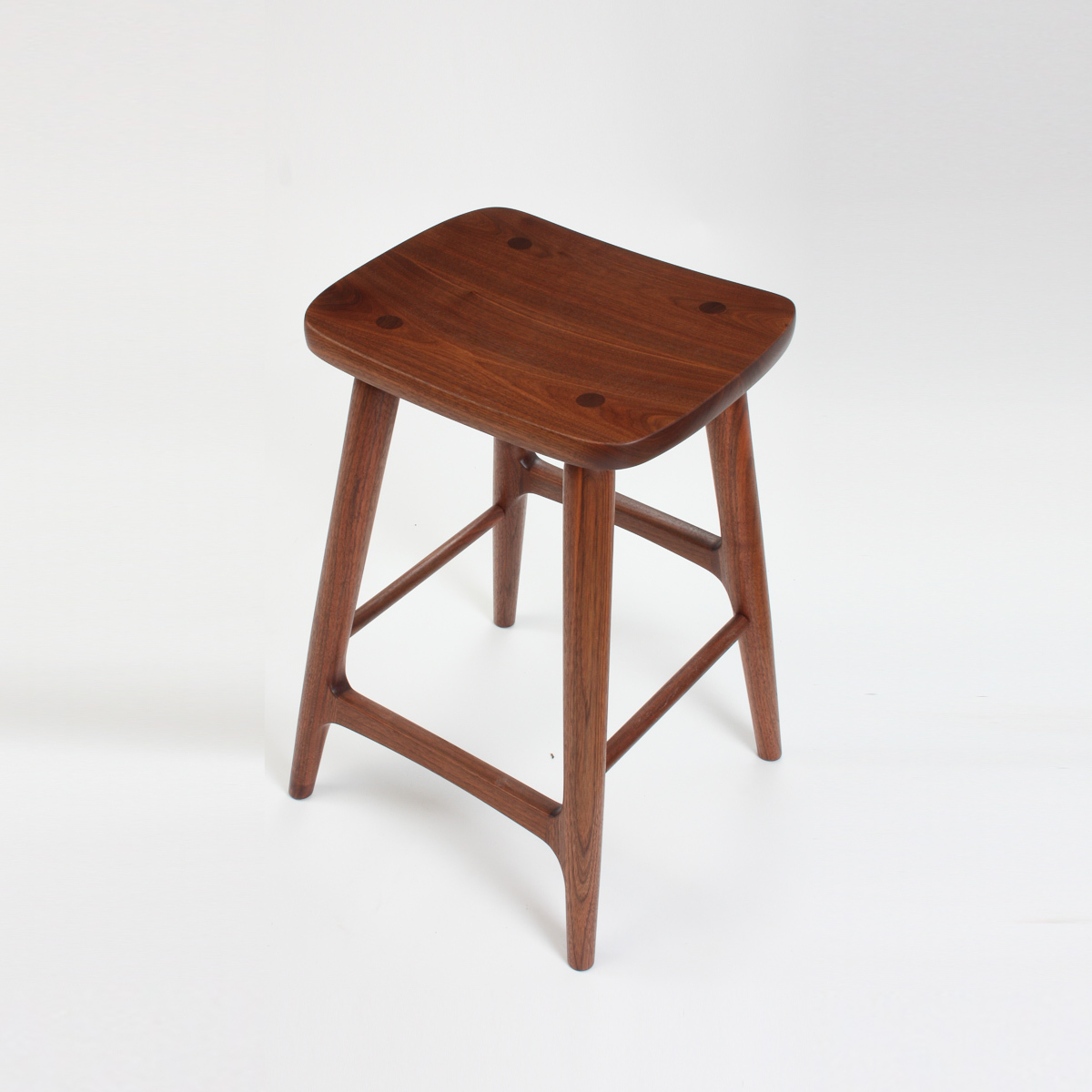 Walnut Berry 16-1/2W 24H