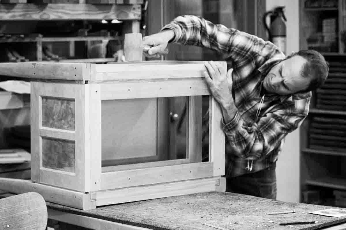 Austin assembling office desk