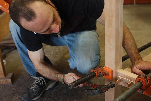 Aaron clamping stanup desk